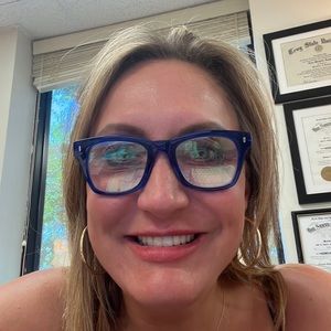 Meet your Posher, Lisa